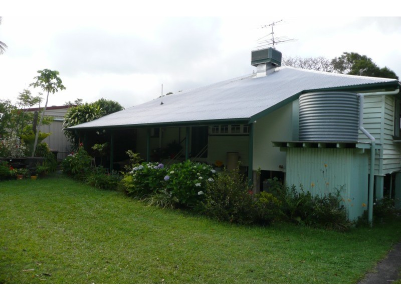 6 George st, Woodford QLD 4514