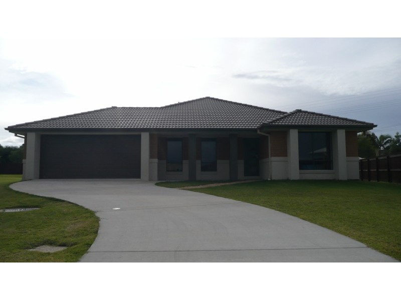 12 Heights Rd, Beerwah QLD 4519