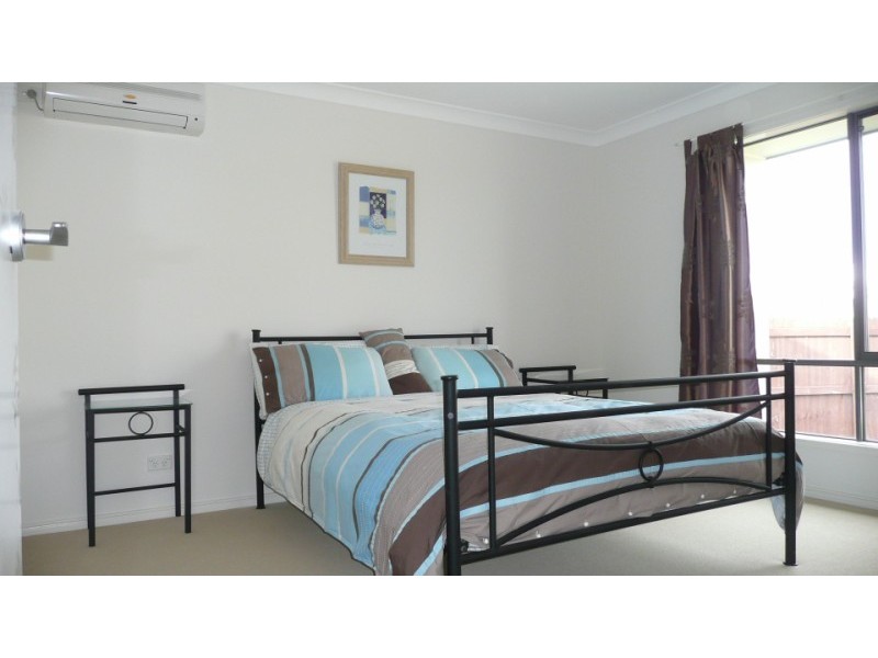 12 Heights Rd, Beerwah QLD 4519
