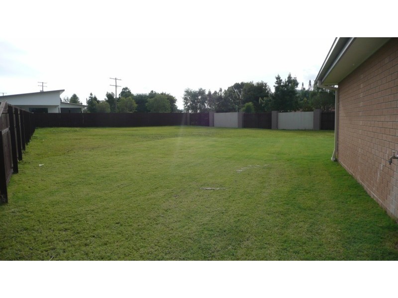 12 Heights Rd, Beerwah QLD 4519