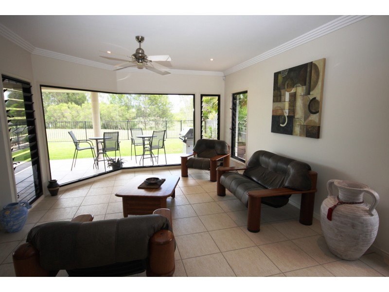 17 Oakgrove Way, Sippy Downs QLD 4556