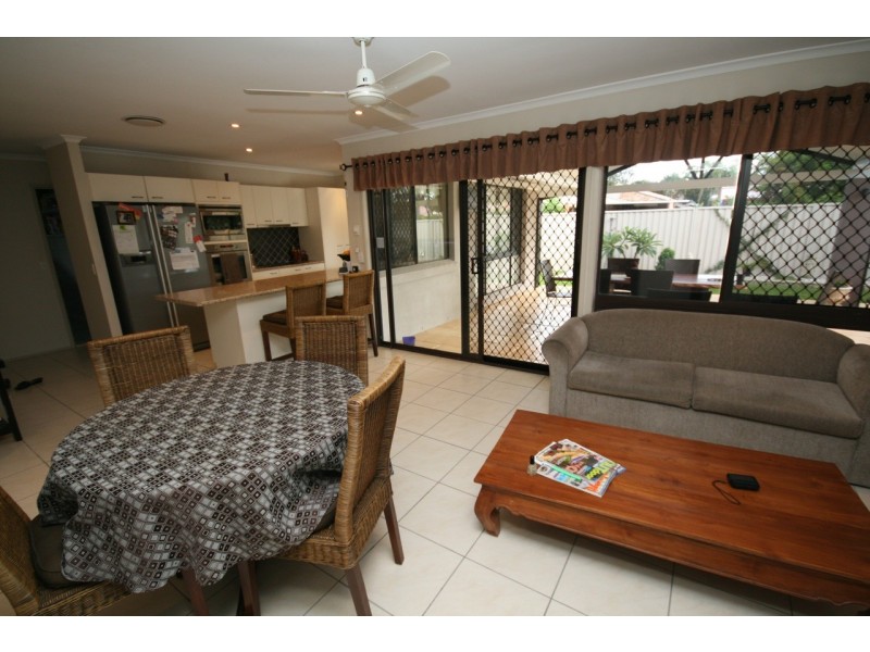 11 Kensington Drive, Minyama QLD 4575
