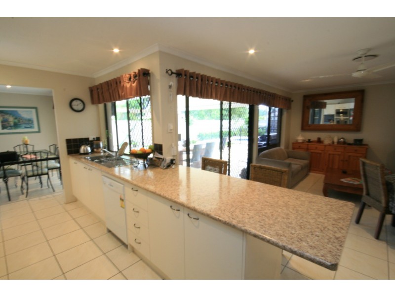 11 Kensington Drive, Minyama QLD 4575