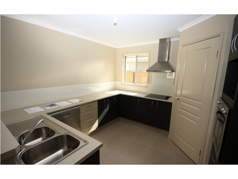 6 Chestwood Cr, Sippy Downs QLD 4556