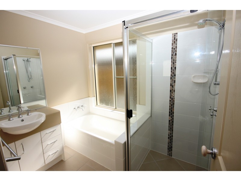 6 Chestwood Cr, Sippy Downs QLD 4556