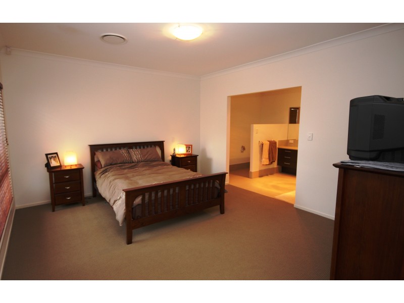 3 Oakdale Dr, Sippy Downs QLD 4556