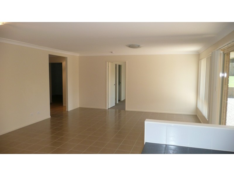 32 Kirsten Dr, Glass House Mountains QLD 4518