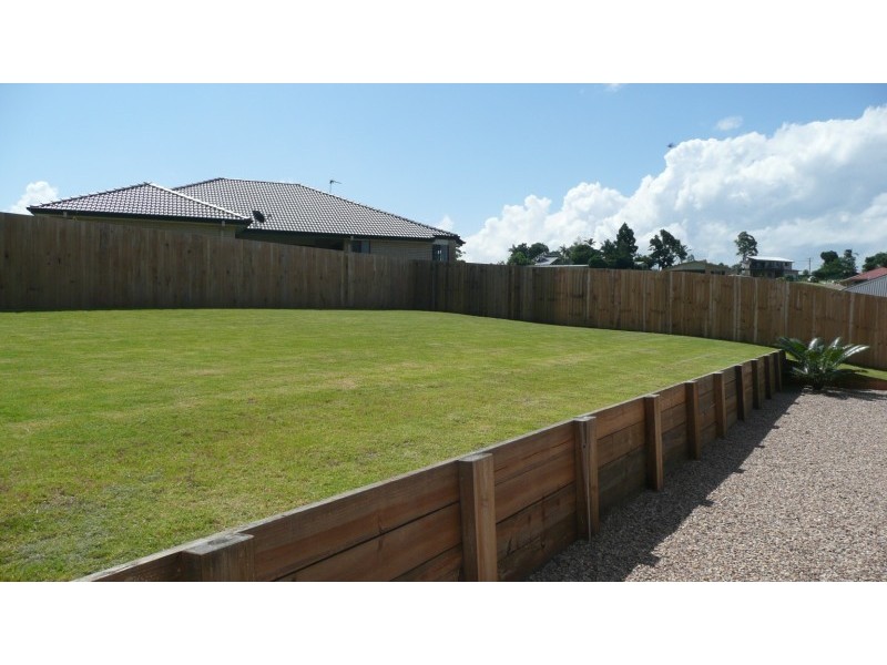 32 Kirsten Dr, Glass House Mountains QLD 4518