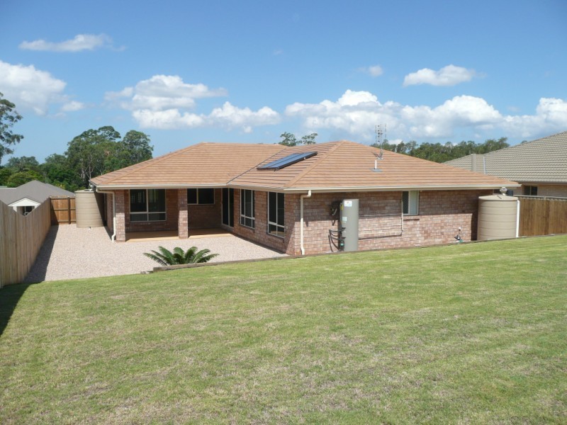 32 Kirsten Dr, Glass House Mountains QLD 4518