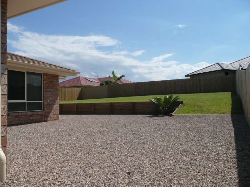 32 Kirsten Dr, Glass House Mountains QLD 4518