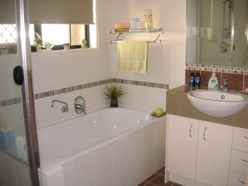 11 Winston Ct, Landsborough QLD 4550