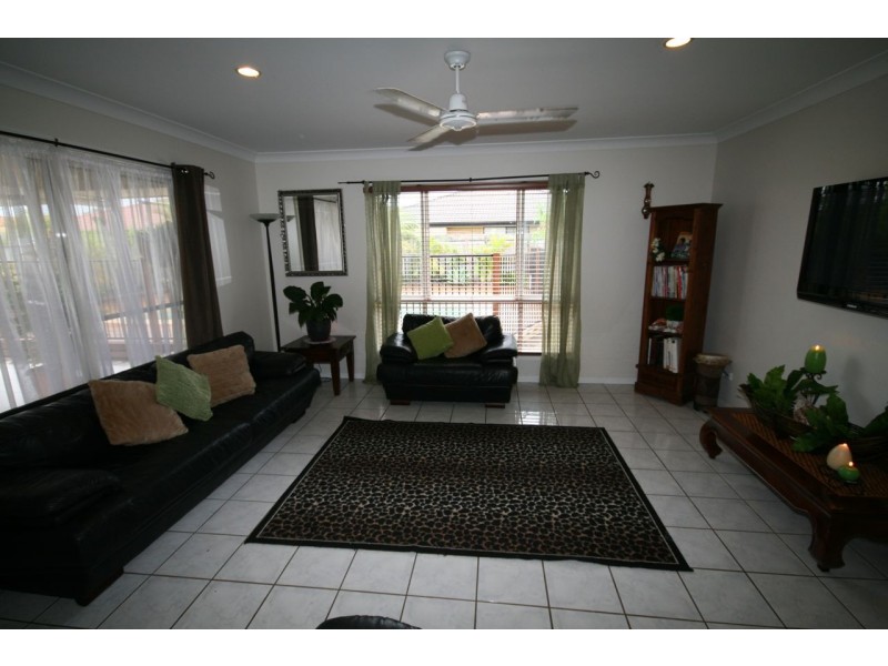 47b Albany, Sippy Downs QLD 4556