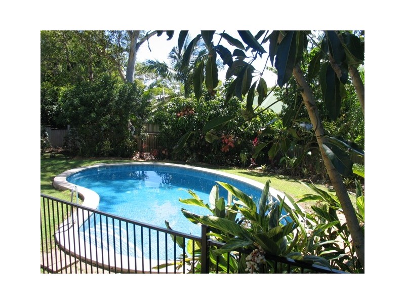 4 Jeffreys Ct, Caloundra QLD 4551