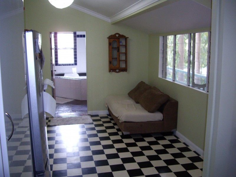 24 FAIRMEADOW RD, Nambour QLD 4560