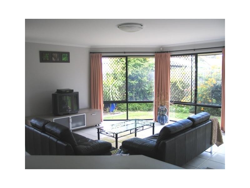 18 Oak Grove Wy, Sippy Downs QLD 4556