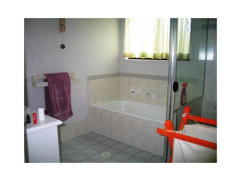 18 Oak Grove Wy, Sippy Downs QLD 4556