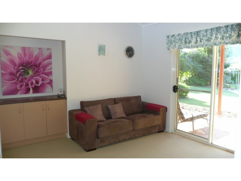 3 Hillside Rd, Glass House Mountains QLD 4518