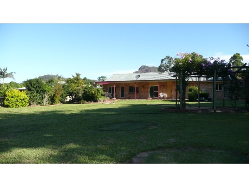 3 Hillside Rd, Glass House Mountains QLD 4518