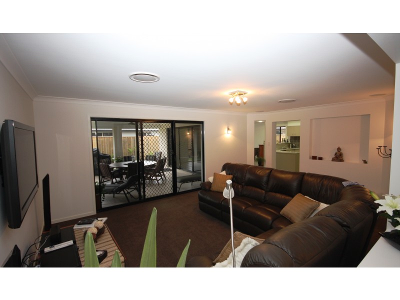 4  Cedarfield Cr, Sippy Downs QLD 4556