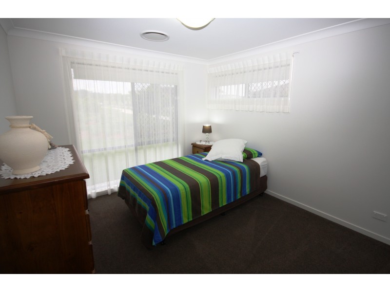 4  Cedarfield Cr, Sippy Downs QLD 4556