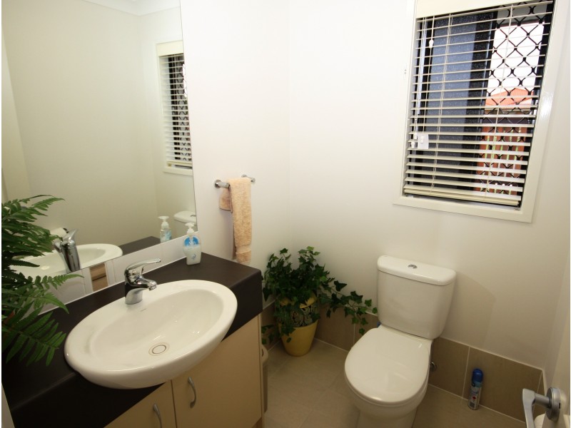 4  Cedarfield Cr, Sippy Downs QLD 4556