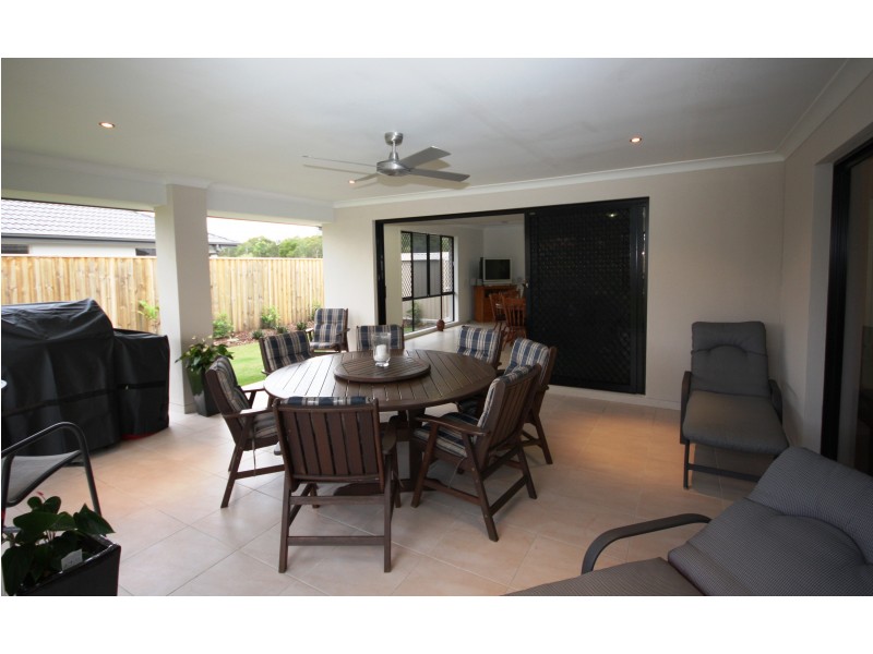 4  Cedarfield Cr, Sippy Downs QLD 4556