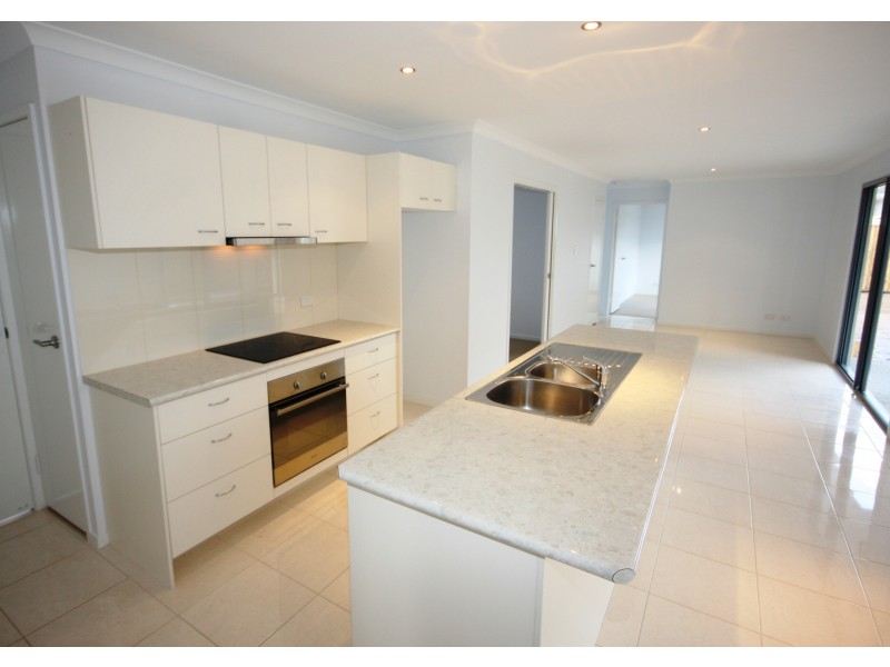 14 Cedarfield Cr, Sippy Downs QLD 4556