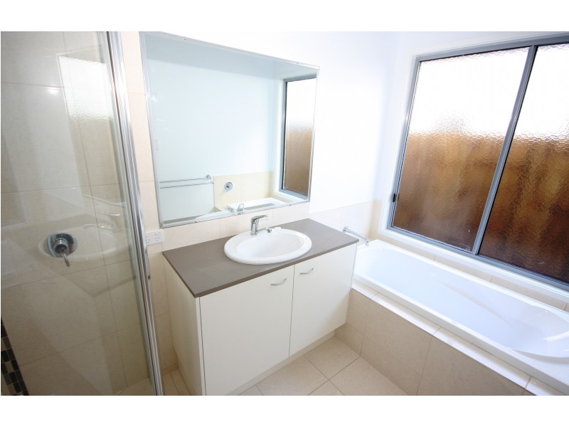 14 Cedarfield Cr, Sippy Downs QLD 4556