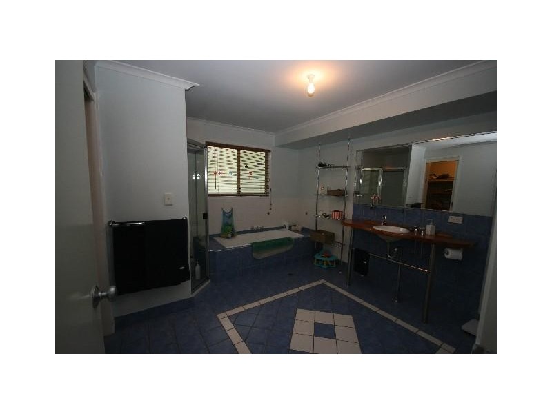 1 Gumleaf Cl, Doonan QLD 4562