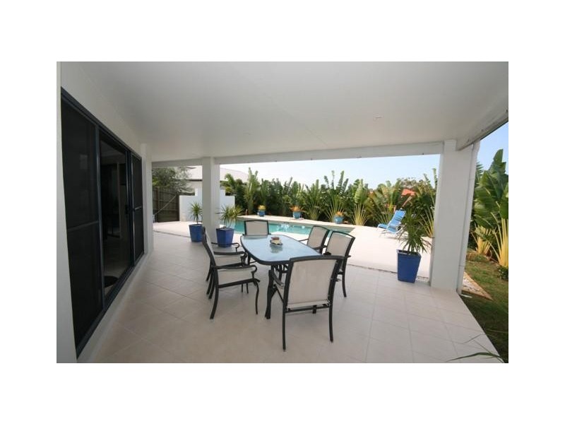 8 FAIRWAY PDE, Peregian Springs QLD 4573