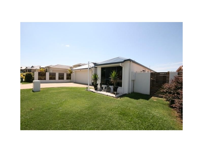 8 FAIRWAY PDE, Peregian Springs QLD 4573