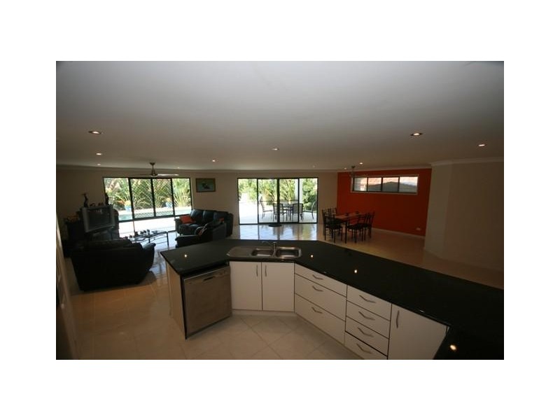 8 FAIRWAY PDE, Peregian Springs QLD 4573