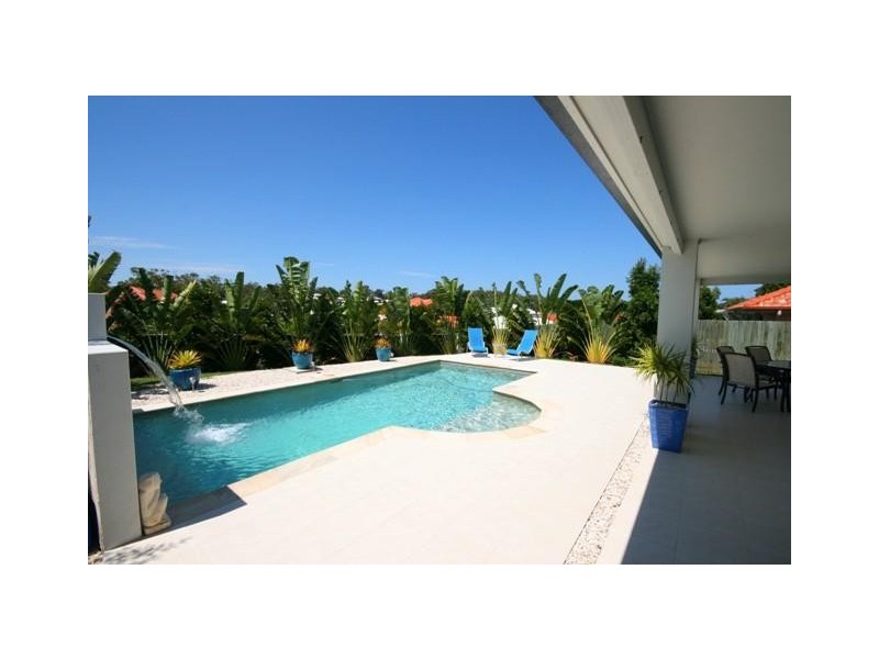 8 FAIRWAY PDE, Peregian Springs QLD 4573