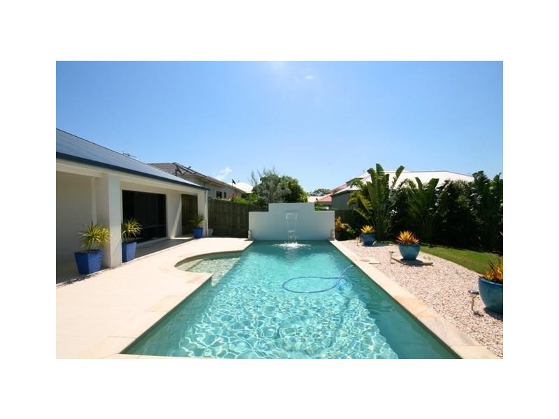 8 FAIRWAY PDE, Peregian Springs QLD 4573