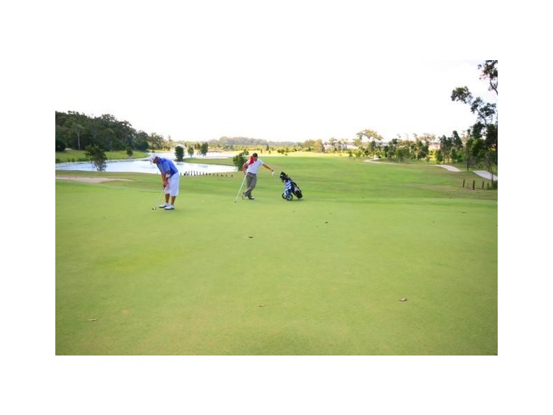 8 FAIRWAY PDE, Peregian Springs QLD 4573