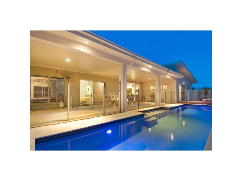 4 Flitcroft Place, Pelican Waters QLD 4551