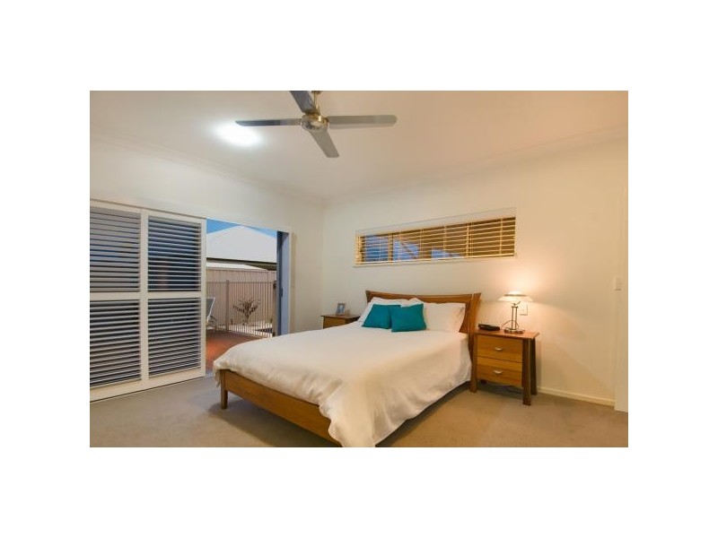 4 Flitcroft Place, Pelican Waters QLD 4551