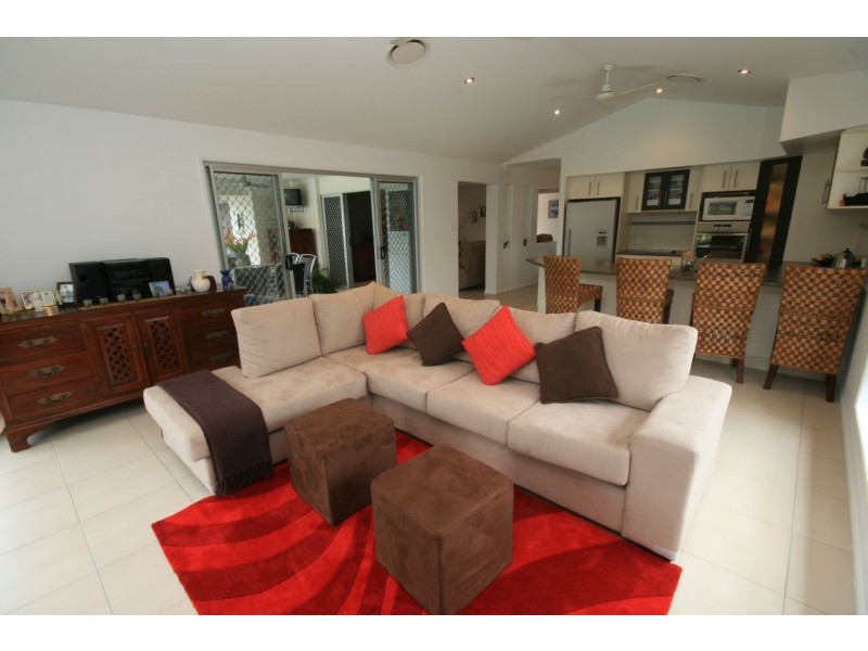 13 Springbrook Grove, Buderim QLD 4556