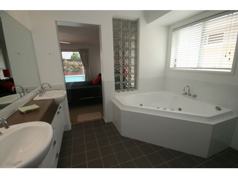 13 Springbrook Grove, Buderim QLD 4556