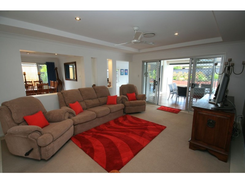13 Springbrook Grove, Buderim QLD 4556