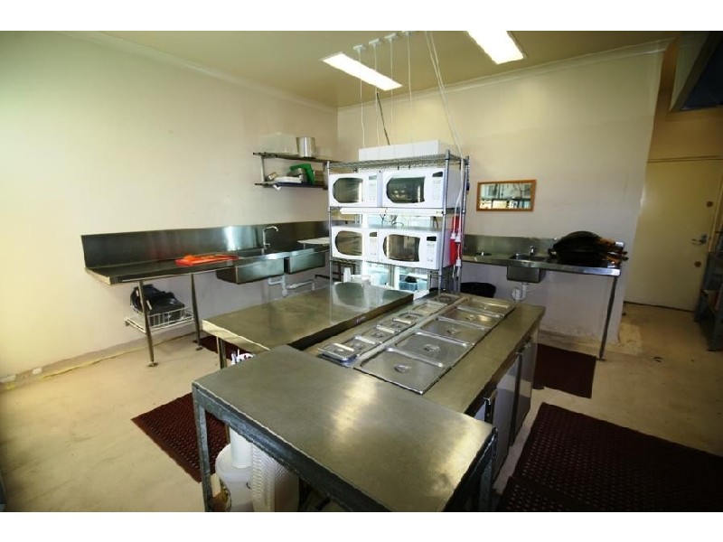 98-100 Alexandra Parade, Alexandra Headland QLD 4572