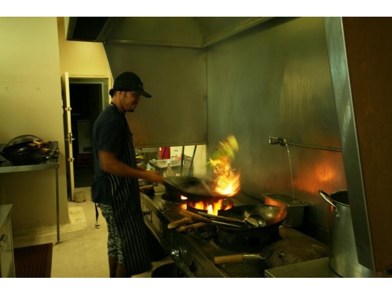 98-100 Alexandra Parade, Alexandra Headland QLD 4572