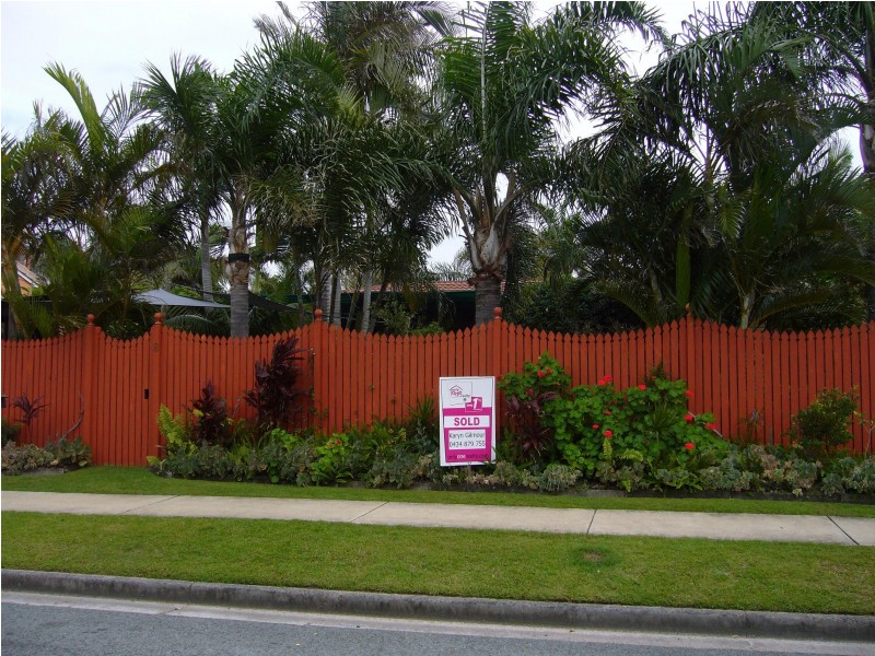 8 Girraween Street, Warana QLD 4575