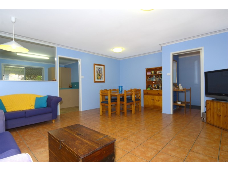 8 Girraween Street, Warana QLD 4575