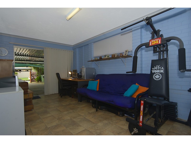 8 Girraween Street, Warana QLD 4575