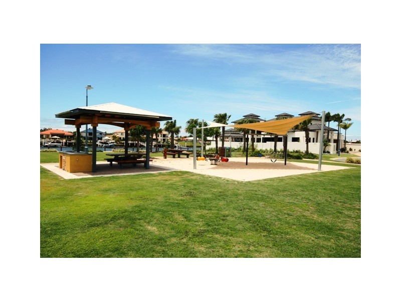 14 JERSEY PLACE, Kawana Island QLD 4575