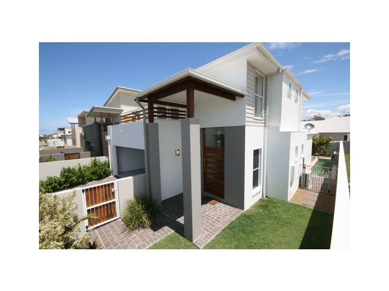 33 TARAWA STREET, Kawana Island QLD 4575