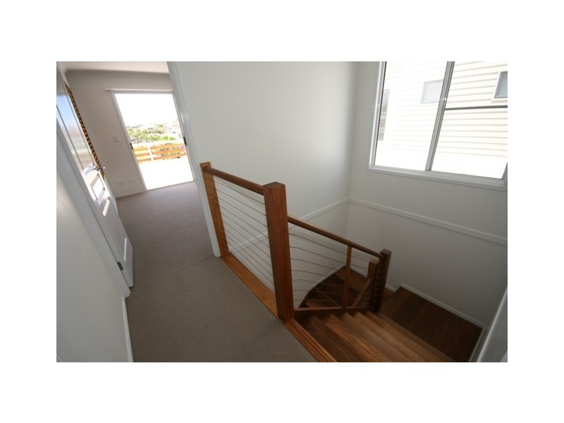 33 TARAWA STREET, Kawana Island QLD 4575