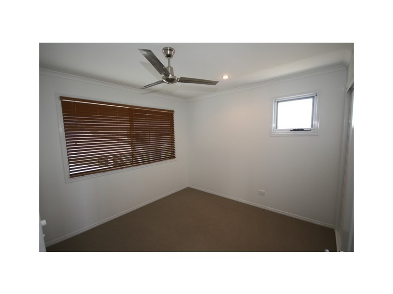 33 TARAWA STREET, Kawana Island QLD 4575