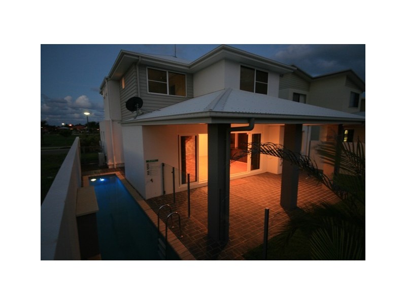 33 TARAWA STREET, Kawana Island QLD 4575